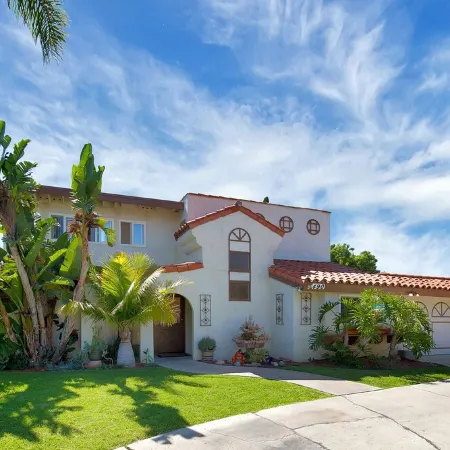 Orange Home with 2 King Bedrooms - Fun Patio Area
