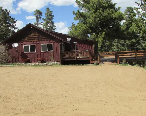 Sit on Your Deck in an Alpine Forest & Next to Mountain Stream Hotéis em Custer County