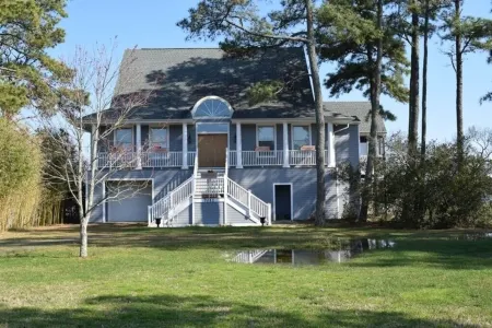 Mermaid Manor-Water Lovers Paradise