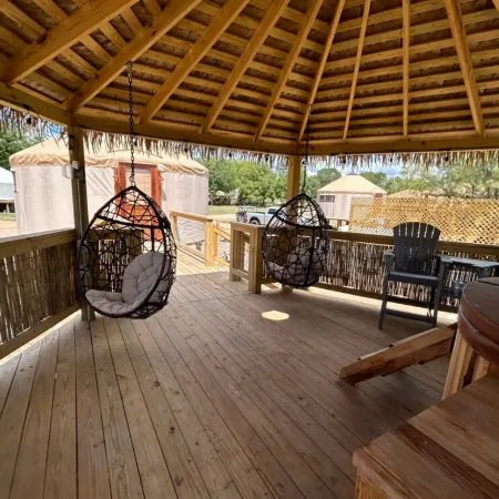 Peacock/River Yurt Village/Couples Yurt/Hot Tub/Close to Town!
