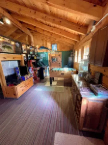 Lake front cabin on the Eagle River chain. Pet friendly. Pontoon for rent.