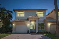 3BDR FAMILY VILLA WITH PRIVATE POOL & STEPS TO THE BEACH Hotels near Lauderdale-by-the-Sea Beach