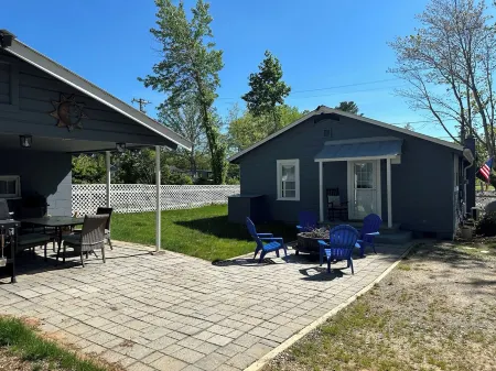 City Cottage- a country cottage in the heart of the city!