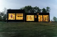 Hillcrest Glasshouse - a minimalist modern retreat Holy Trinity Unity Cogic 주변 호텔