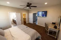 Desert Ranch Big Lake Trading Post 주변 호텔