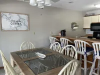 3bd/3ba condo, lake front, steps from lakeside pool, family fun, 5 star reviews!