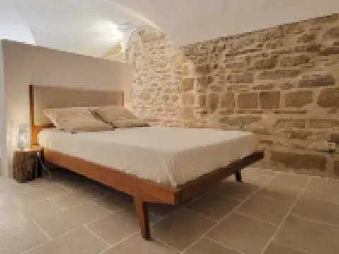 Studio Spacieux de Caractère