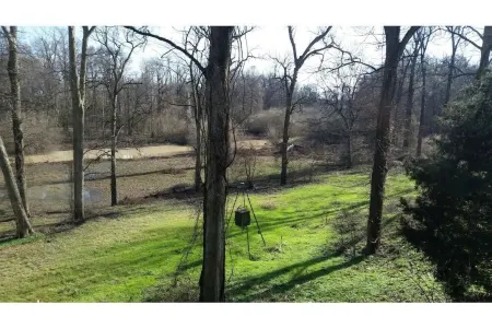 Cottage on riverbank one mile from Clarksdale in gated community