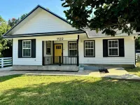 ⚜ Yellow Rose of Waco ⚜ - 1.3mi to Magnolia, 2.3mi to Baylor ⚜ Rogers School of Engineering and Computer Science周辺のホテル