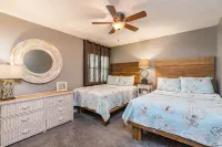 Beachfront / Gulf Sunsets Condo