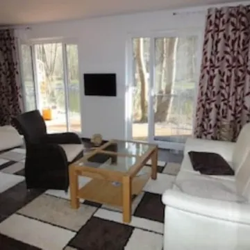 Holiday home Seebrise FW B3 right on the lake