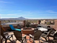 TURTLEBACK OASIS! Mins to Lake, Hot Springs & Golf Hotels near Zia Kayak Outfitters