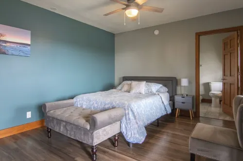 Bell Street Lodging-Suite