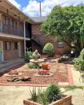 SUPER SUMMER SAVINGS!!  Cool and Eclectic , Perfect Downtown Spot minutes to LSU