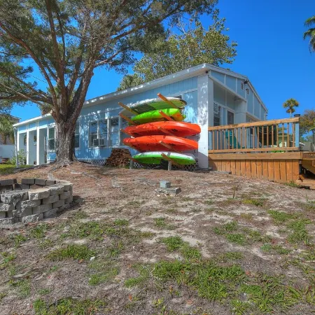 4 Bedroom Farmhouse On The River 2
