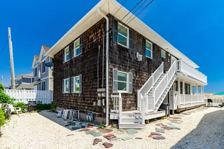 Lovely 3 Bedroom Lavallette Beachfront Rental