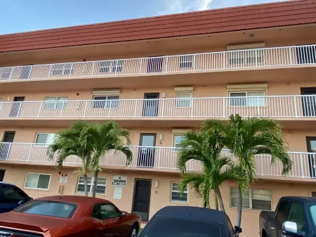 Newly renovated condo with oceanfront, pool and launch views!