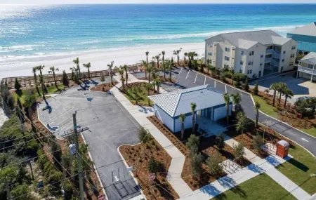 30A Beach Retreat: Pool View Balcony, 2 min to Beach