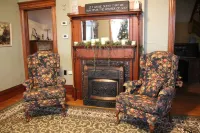 Historic Home With Modern Amenities - Great for Families with room for up to 18!