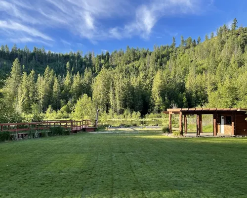 Cozy Lake Front Cabin on Chain Lake! Hotele w: Pend Oreille County
