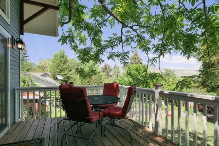 The Ashland Cottage, walk to town