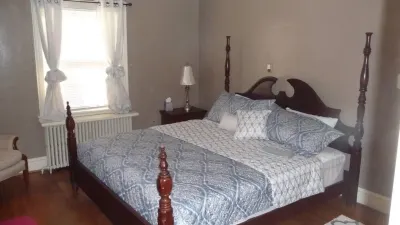 Windsor Lofts 2 Hotels near Wasena Park