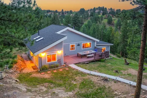 ⛰️Secluded Modern Mountain Lodge w/ Mtn Views/ Game Room🕹️/Deck