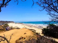LOWER UNIT- 50 STEPS TO THE BEACH, WALK TO VILLAGE, OceanView