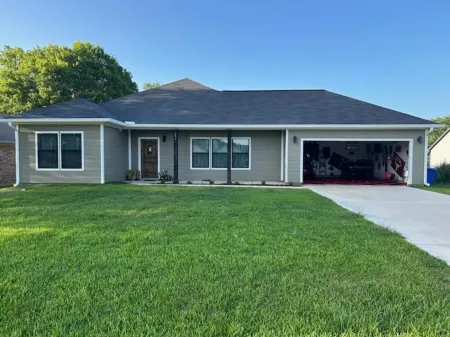 The Honey Hive - Dog Friendly w/ Golf Cart, Game Room, and Pool Access