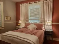 1920's and 2020's...the best of both! Hotels in Saluda