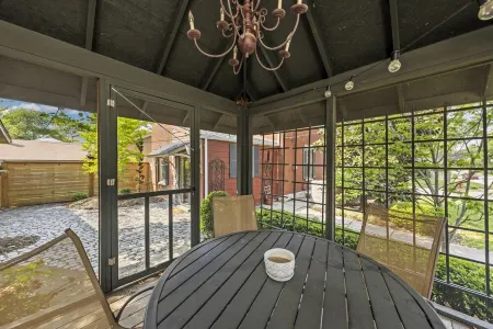 🌟 Adorable Historic 🏠 in the ❤️ of St. Charles 🌟