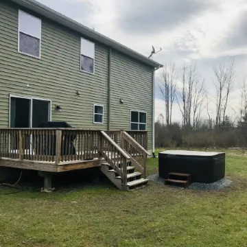 Mountain retreat/Hot Tub/Ski/Hike/Water Park/WIFI/Fire Pit