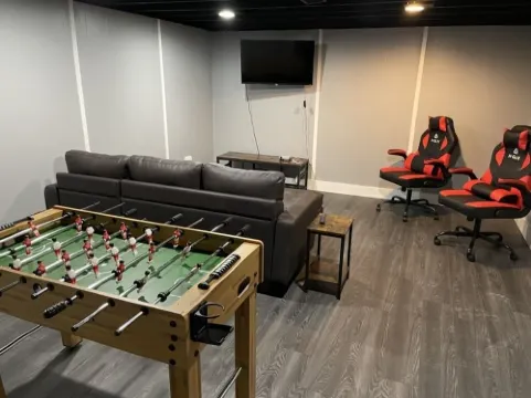 Lovely 3 Bedroom, Close to Everything!!