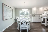 Charming 2-bedroom townhome in delightful Manteo.