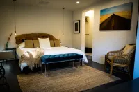 Chic Apartment-Style Suite, Steps From Main, Luxury Finishings, Outdoor Shower