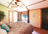 RETREAT TO HORSE COUNTRY & STAY IN THE ADORABLE PRIVATE TACK HOUSE