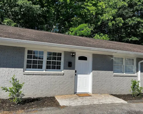 Cozy Apt. Near Downtown (2BR, 1BA, 3 beds) Hotels in Dunean