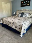 The Palms - 3 miles to the beach - Heated Pool - Sleeps 6