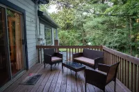The Cozy Bungalow - Official Historic Home Near UNC! Hotel dekat South Bynum River Access