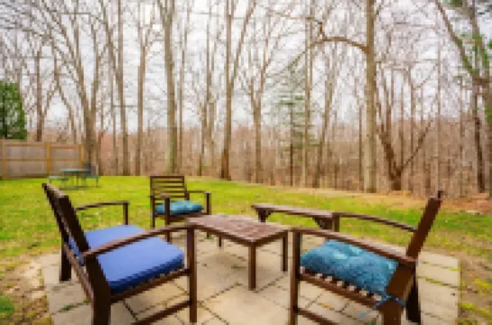 Shamrock by the Sea: Hot Tub, Arcade, Basketball