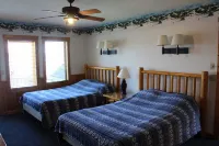 Otsego Lakefront / Family / Groups / Color Change / Golf Outings / Snowmobile! - 民宿