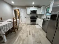 The Nest - centrally located - 2 bed / 1 bath home 그로브 호텔