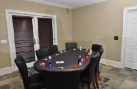 High-end large quiet home with amazing long-range views, close to Lake Chatuge