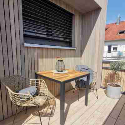 Beautiful apartment with balcony just a few minutes' walk from the lake Others