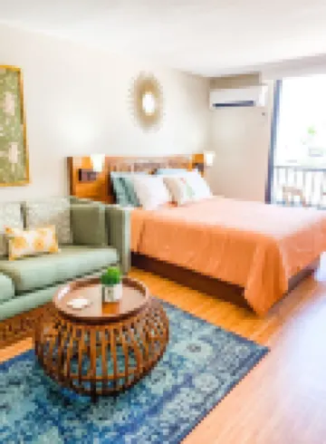 New Waikiki Boutique Condo 1.5 blocks to the sands of Waikiki Beach!