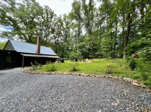 Hooting Haus - Hot Tub - Fire Pit - Cabin Retreat