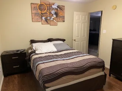 Fully furnished house - 15 minutes to White Sands/10 mins to Holloman AFB New York Art & Music Studio附近的飯店
