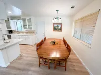 Peaceful Near Campus Home