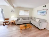 Peaceful Near Campus Home