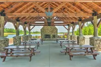 Ridgetop View Cabin ~ Pet-Friendly w/ Hot Tub!